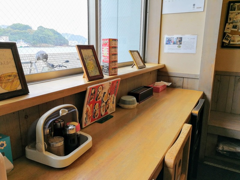 04カウンター席.jpg 04カウンター席