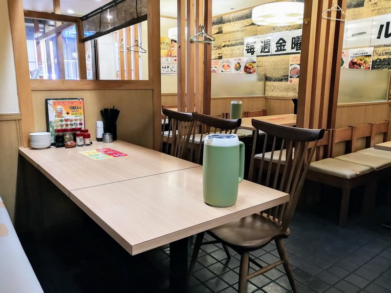 03テーブル席.jpg 03テーブル席