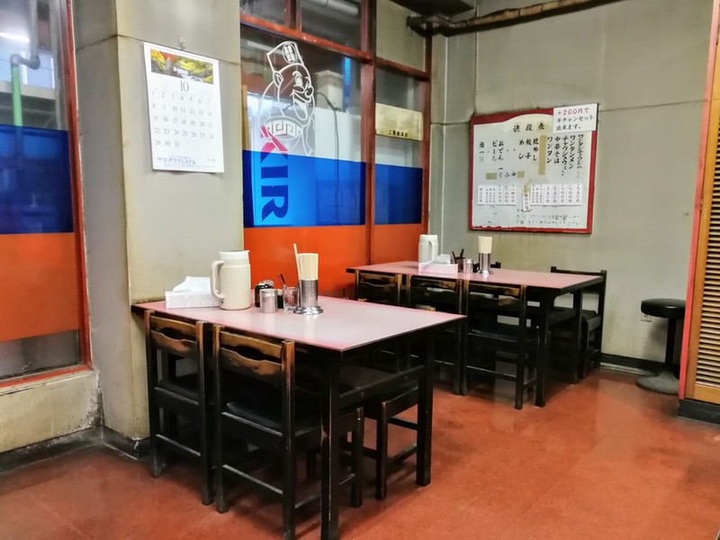 02テーブル席