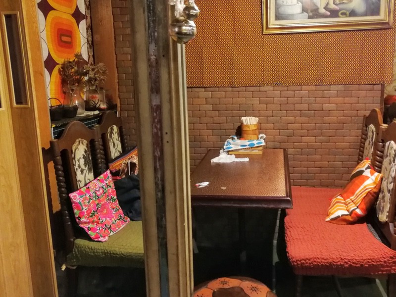 04テーブル席.jpg 04テーブル席