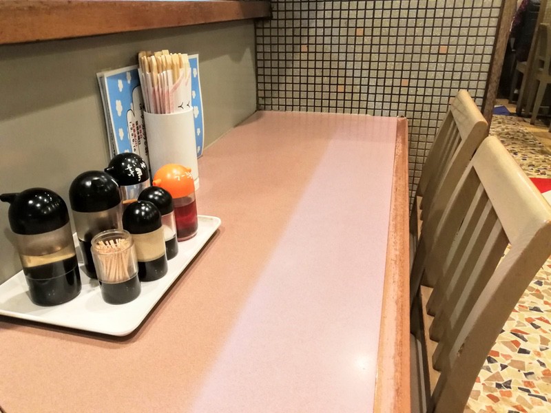 03カウンター席.jpg 03カウンター席