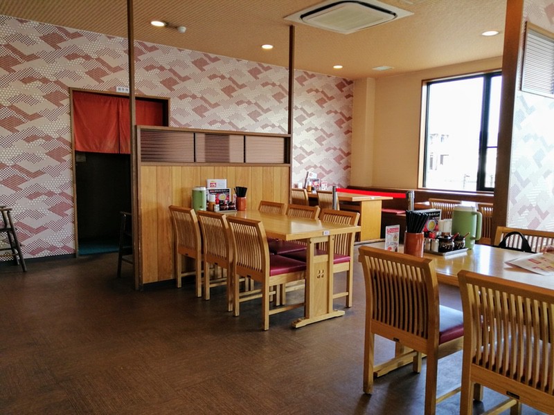 06テーブル席.jpg 06テーブル席