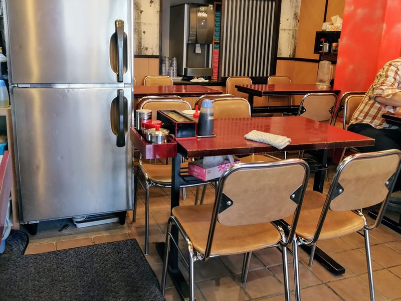 06テーブル席.jpg 06テーブル席