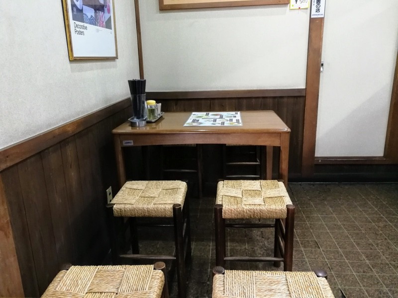 06テーブル席.jpg 06テーブル席