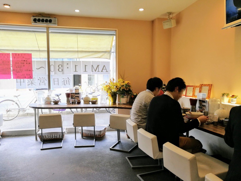 07カウンター席