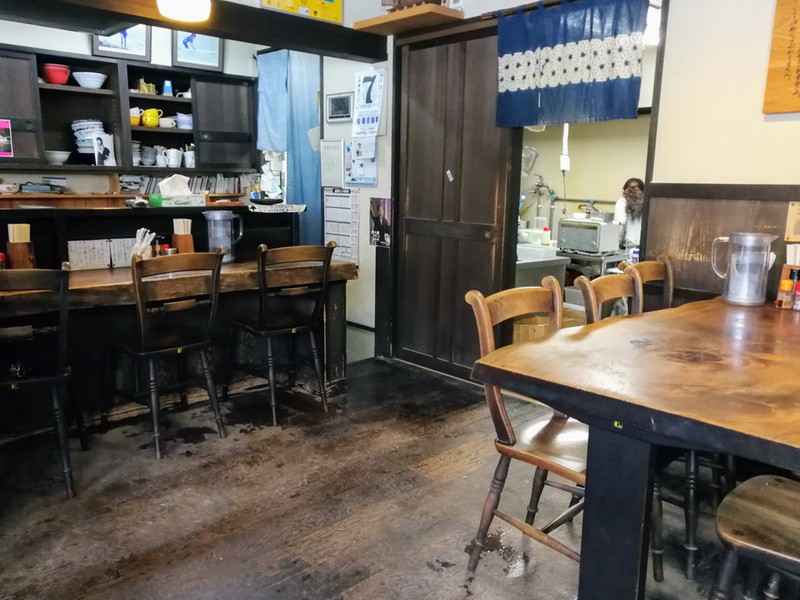 05カウンター席.jpg 05カウンター席