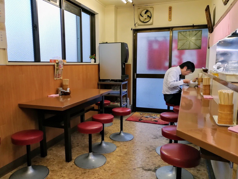 05カウンター席.jpg 05カウンター席