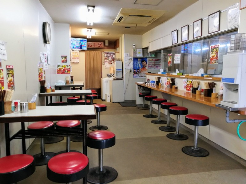 05テーブル席カウンター席.jpg 05テーブル席カウンター席