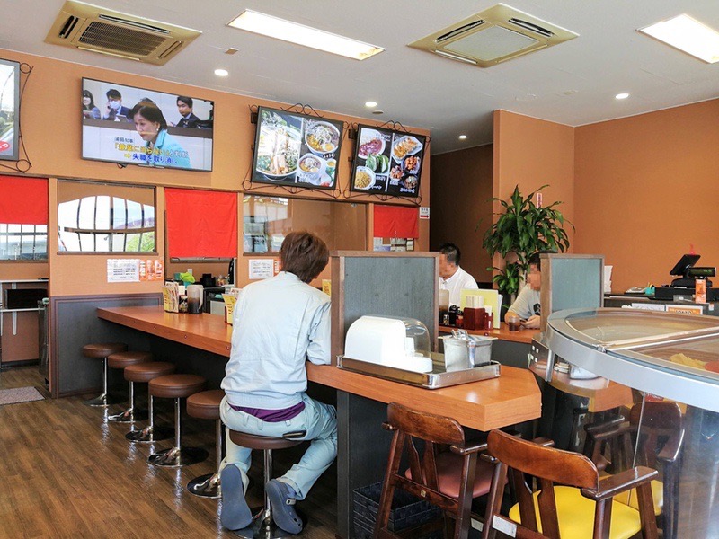 05カウンター席.jpg 05カウンター席