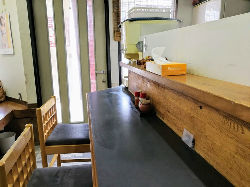 04カウンター席.jpg 04カウンター席