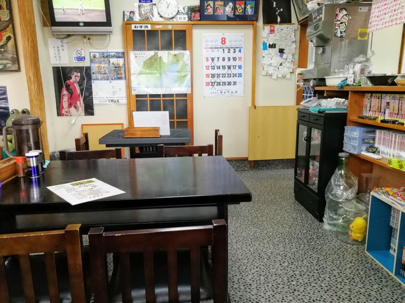 05テーブル席.jpg 05テーブル席