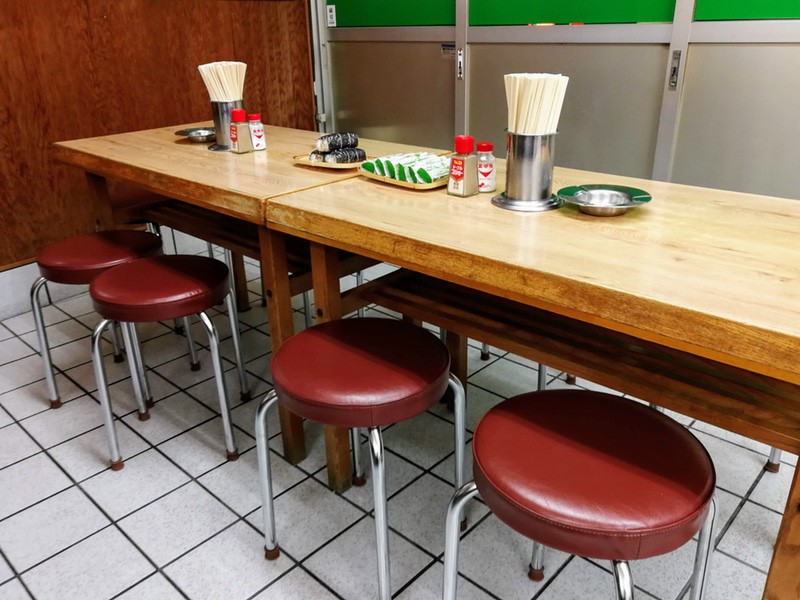 05テーブル席.jpg 05テーブル席