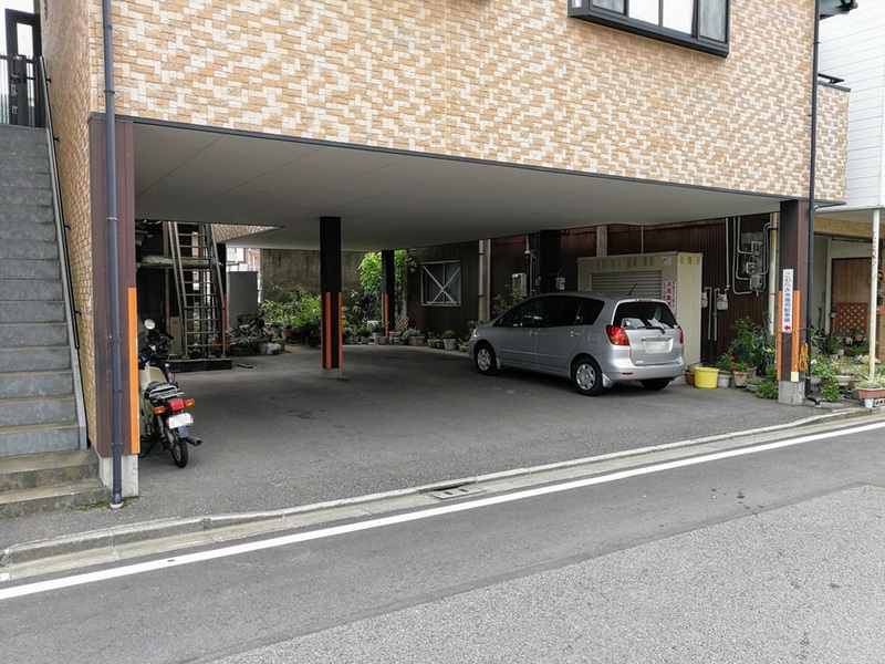 02駐車場.jpg 02駐車場