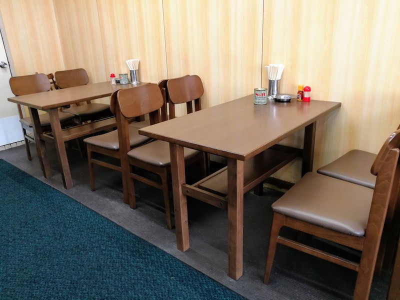 03テーブル席.jpg 03テーブル席