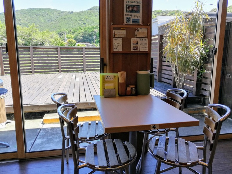 03テーブル席.jpg 03テーブル席