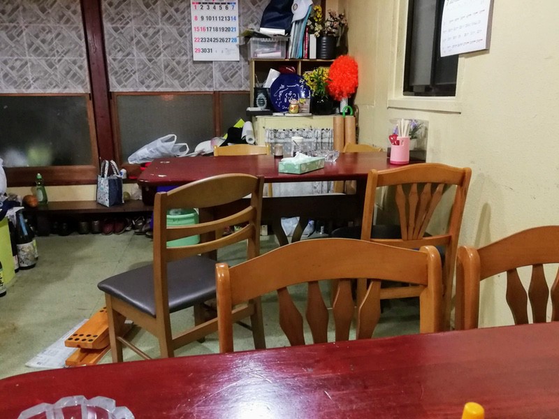 03テーブル席.jpg 03テーブル席