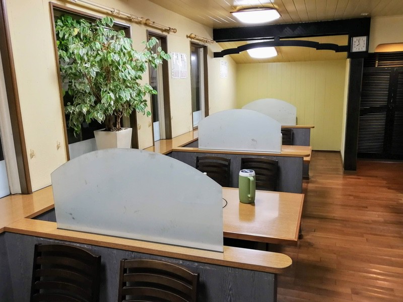 04テーブル席