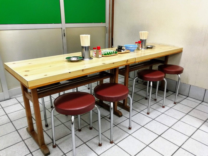 04テーブル席.jpg 04テーブル席