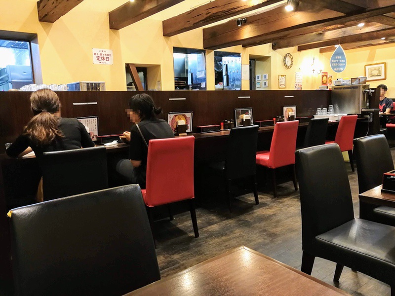 09カウンター席.jpg 09カウンター席