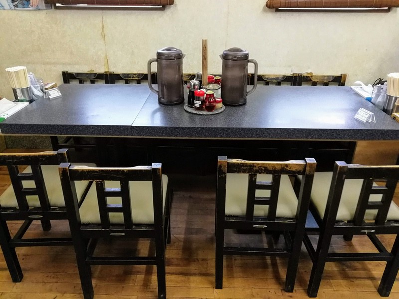 08テーブル席.jpg 08テーブル席