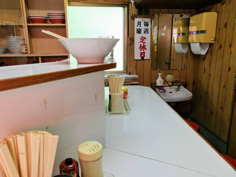 05カウンター席