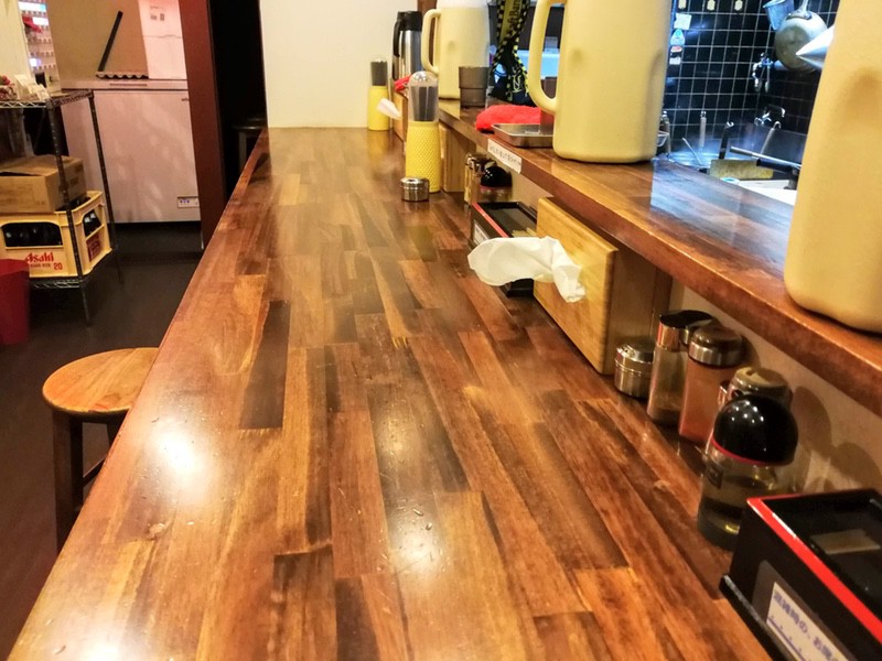 05カウンター席.jpg 05カウンター席