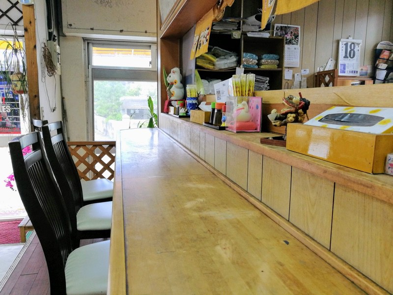 04カウンター席.jpg 04カウンター席