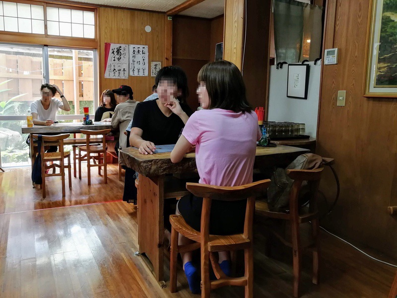 05テーブル席.jpg 05テーブル席