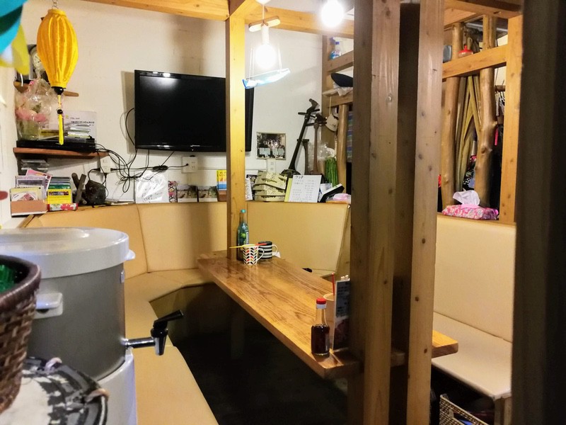 05テーブル席.jpg 05テーブル席