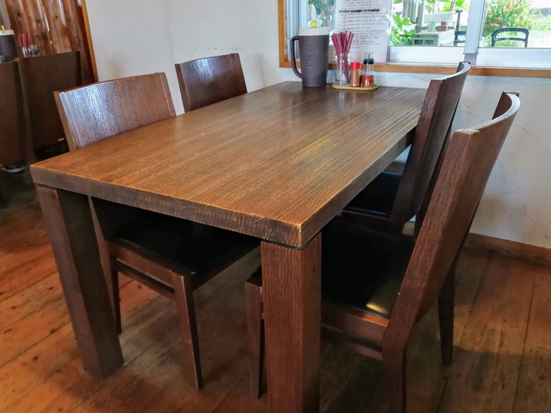 05テーブル席.jpg 05テーブル席