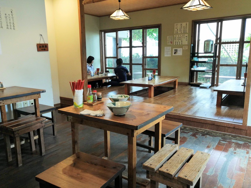 05テーブル席