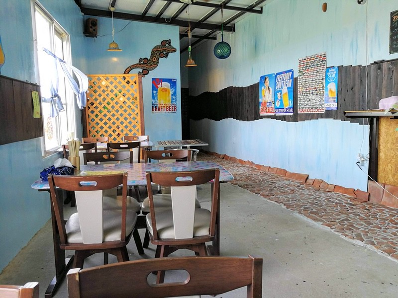 05テーブル席.jpg 05テーブル席