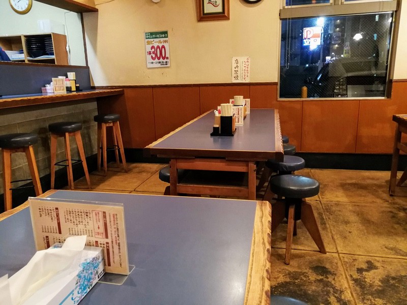 05テーブル席.jpg 05テーブル席