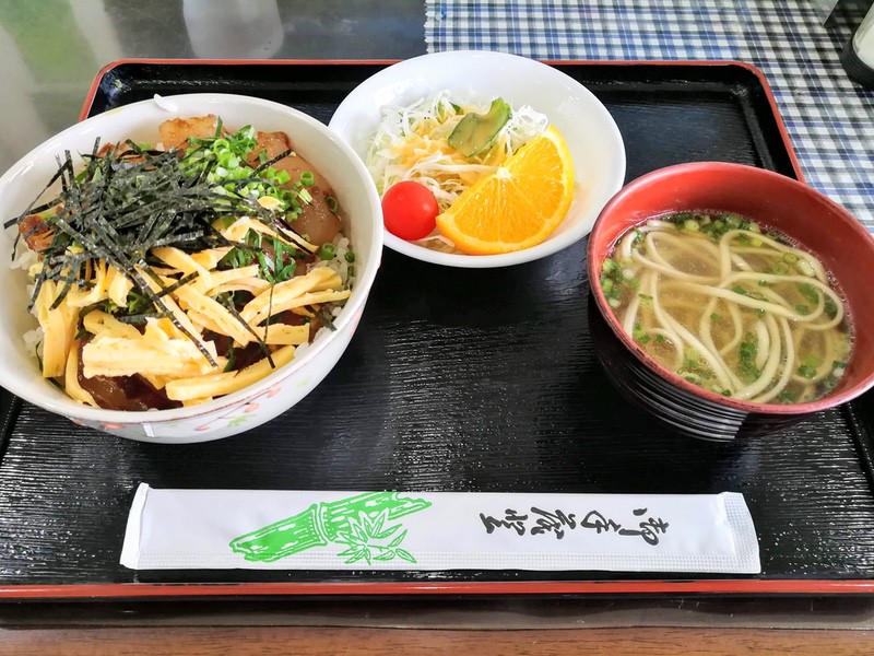 15カジキの漬け丼