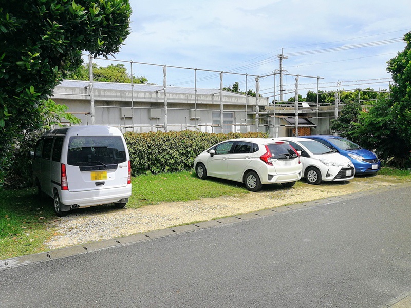05駐車場.jpg 05駐車場