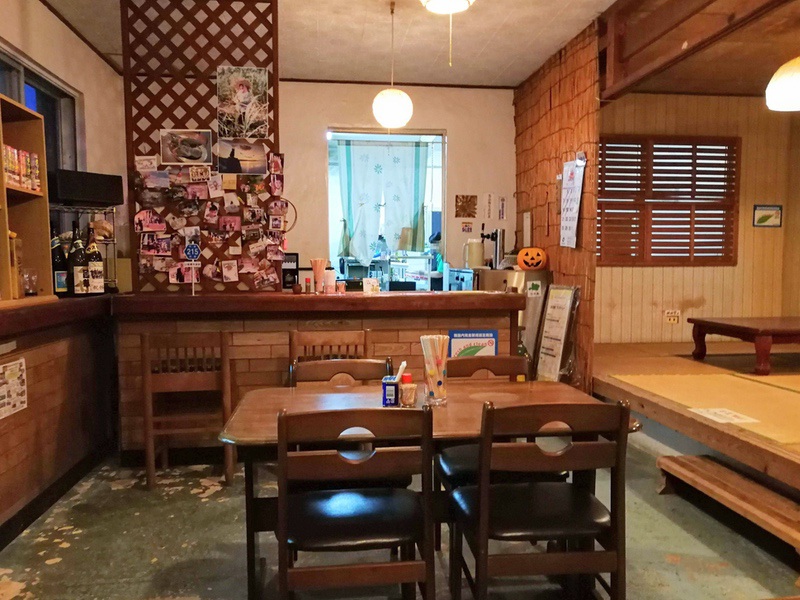 03テーブル席.jpg 03テーブル席