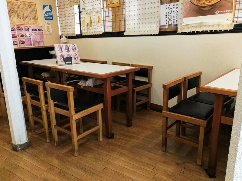 03テーブル席.jpg 03テーブル席