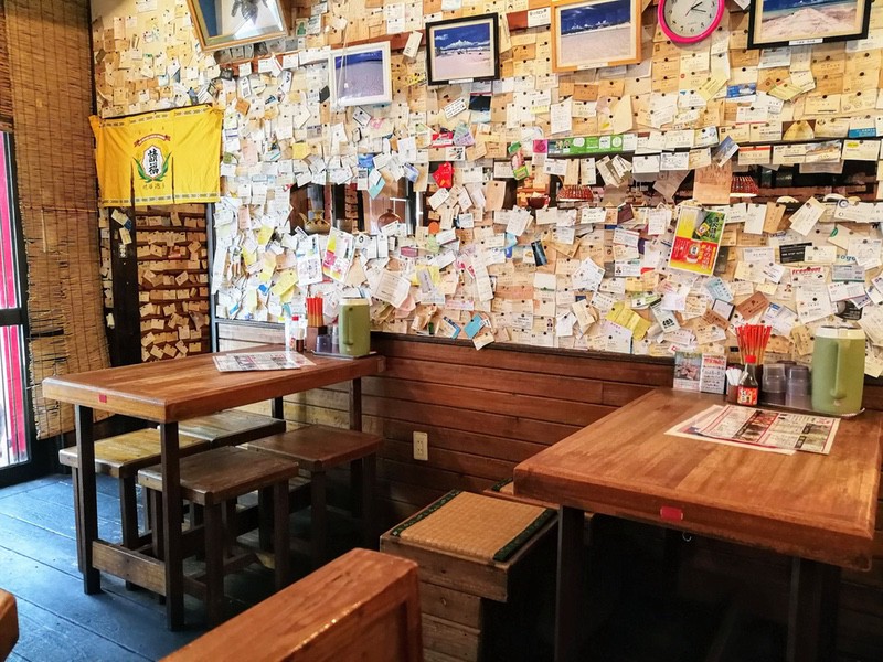 02テーブル席