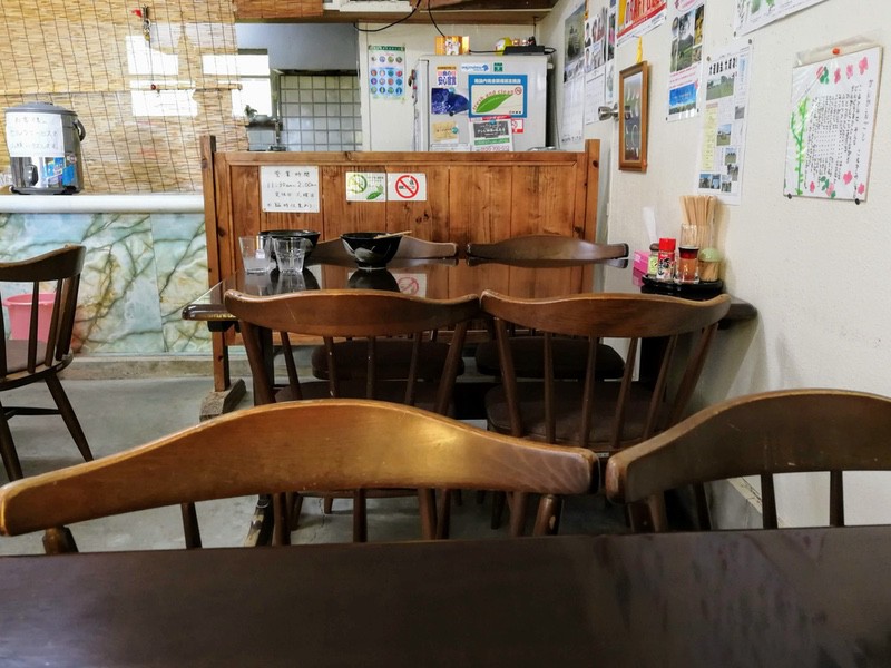 02テーブル席