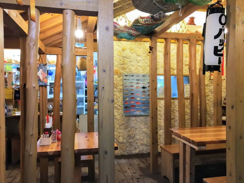 04テーブル席.jpg 04テーブル席