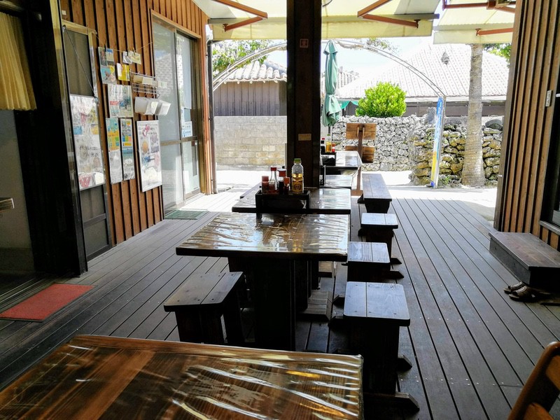 04テーブル席.jpg 04テーブル席