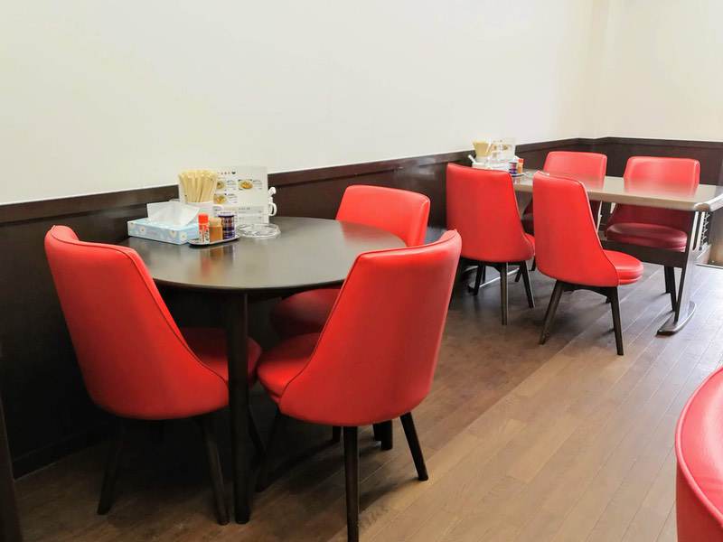 04テーブル席.jpg 04テーブル席