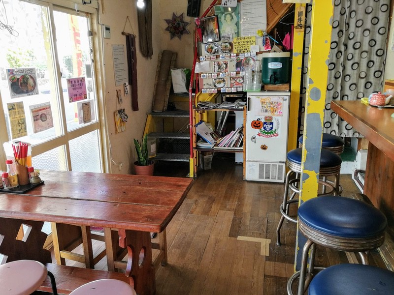 06テーブル席.jpg 06テーブル席