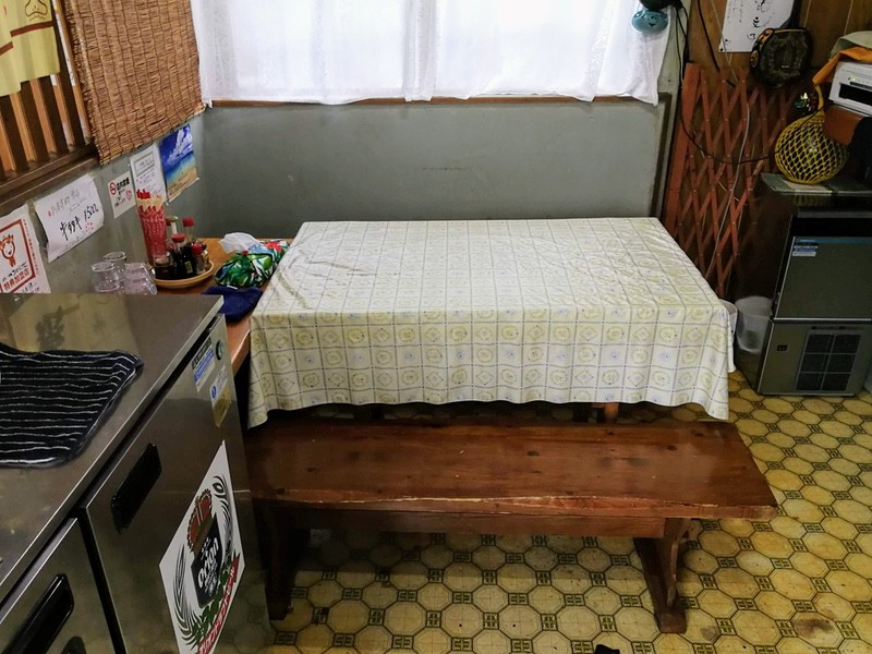 08テーブル席