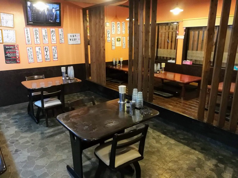 03テーブル席.jpg 03テーブル席