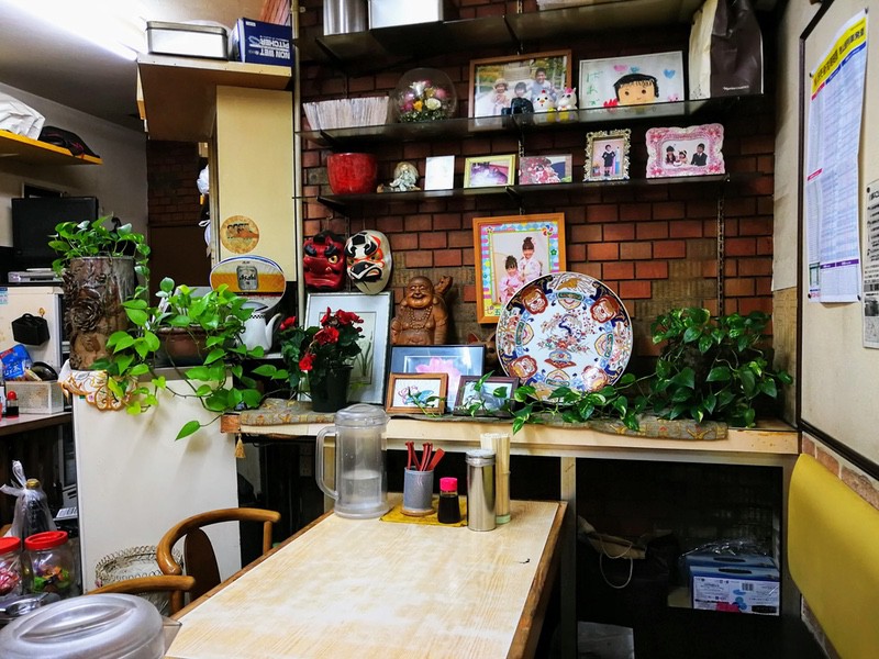 05テーブル席.jpg 05テーブル席