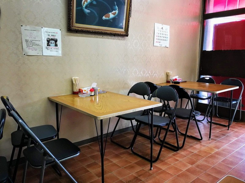 02テーブル席.jpg 02テーブル席