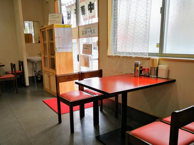 04テーブル席