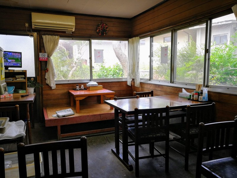 08テーブル席