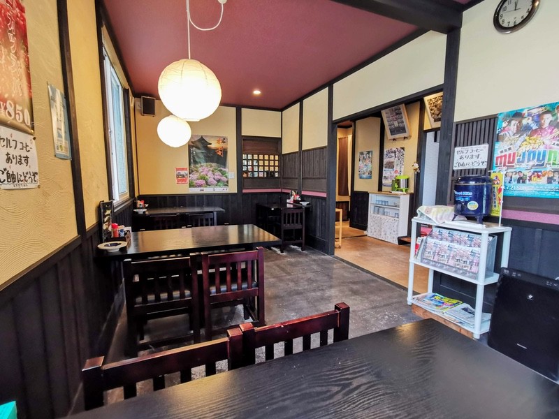 02テーブル席